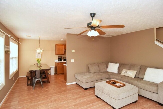 Building Photo - 13361 Harpley Ct