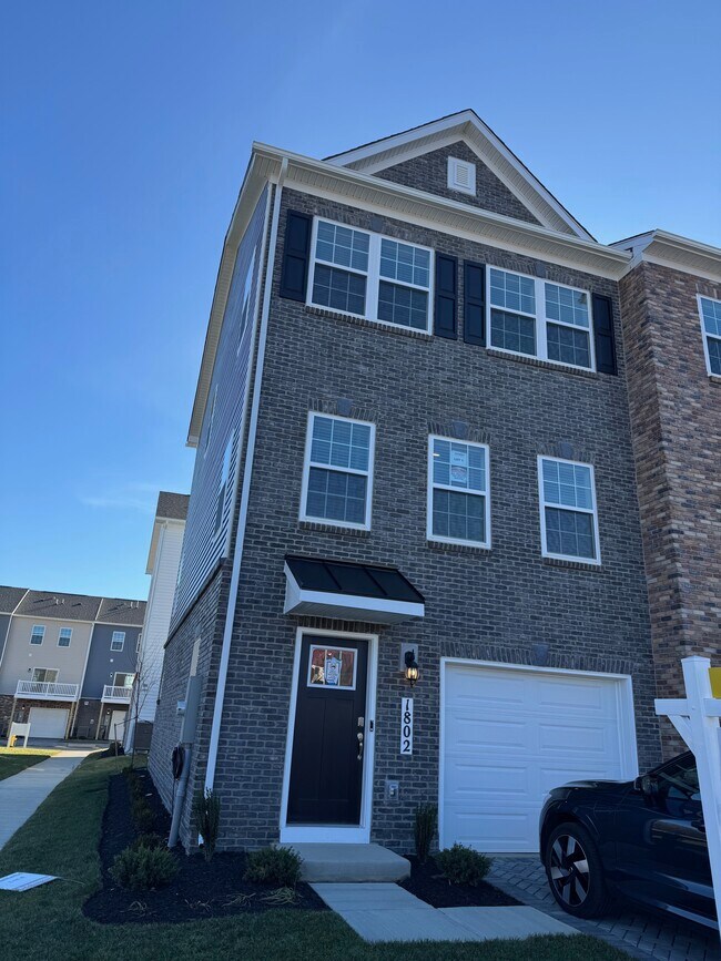 Building Photo - 1802 Blythe Way