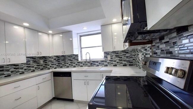 Building Photo - 2750 NE 183rd St