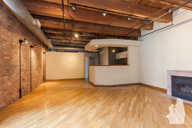 Building Photo - 1 bedroom in Chicago IL 60605