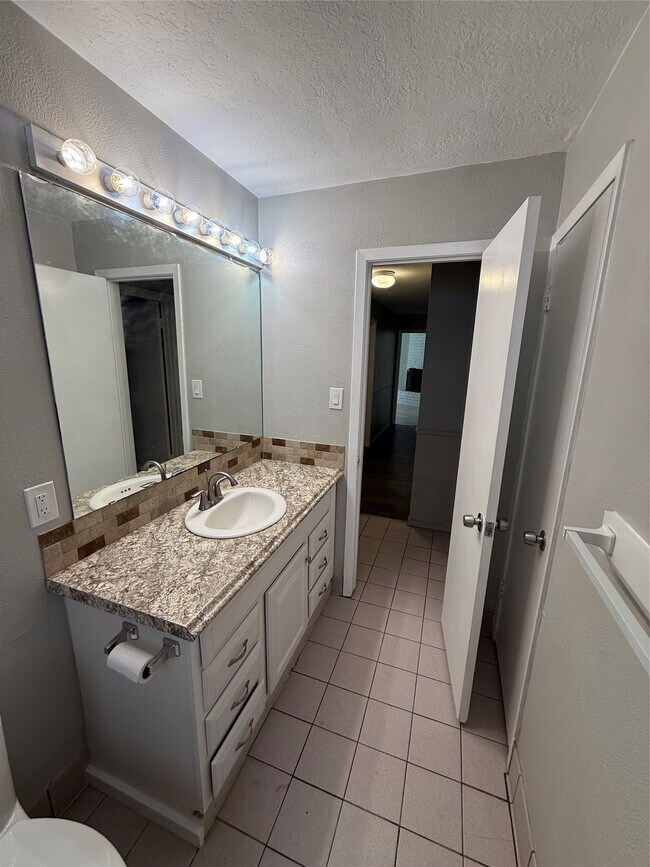 Building Photo - 403 Brandywyne Dr