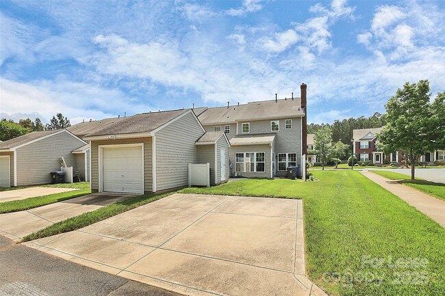 Building Photo - 12144 Cane Branch Way
