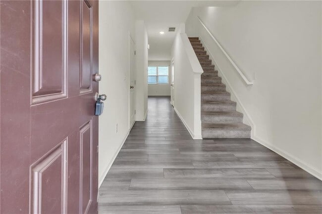 Building Photo - 1517 Vernon Blvd