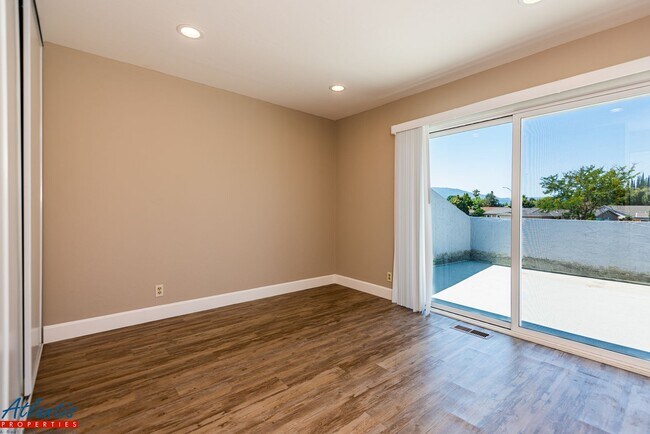 Building Photo - Lovely Home | Central A/C | E.V. Charger
