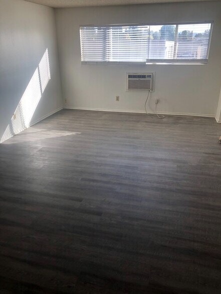 Building Photo - 8724 Etiwanda Ave