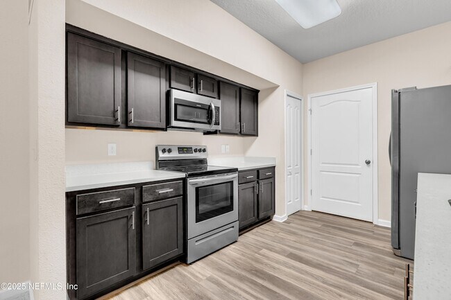 Building Photo - 4931 Key Lime Dr