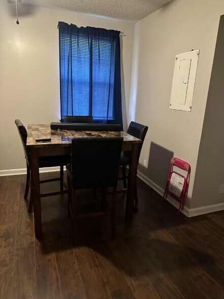 Building Photo - 3705 Brickmont Dr