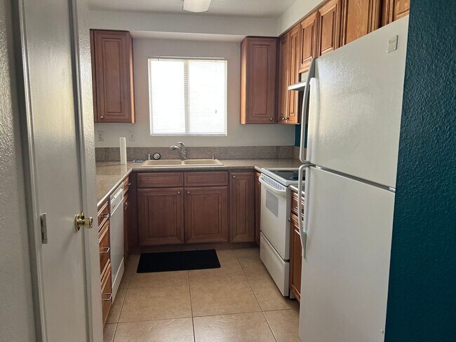 Building Photo - 6877 Tamarus St