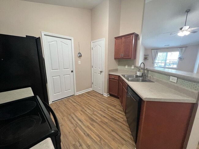 Building Photo - 141 Louie Ln