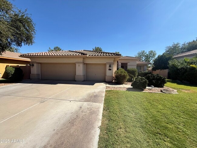 Primary Photo - 1741 W Bartlett Way