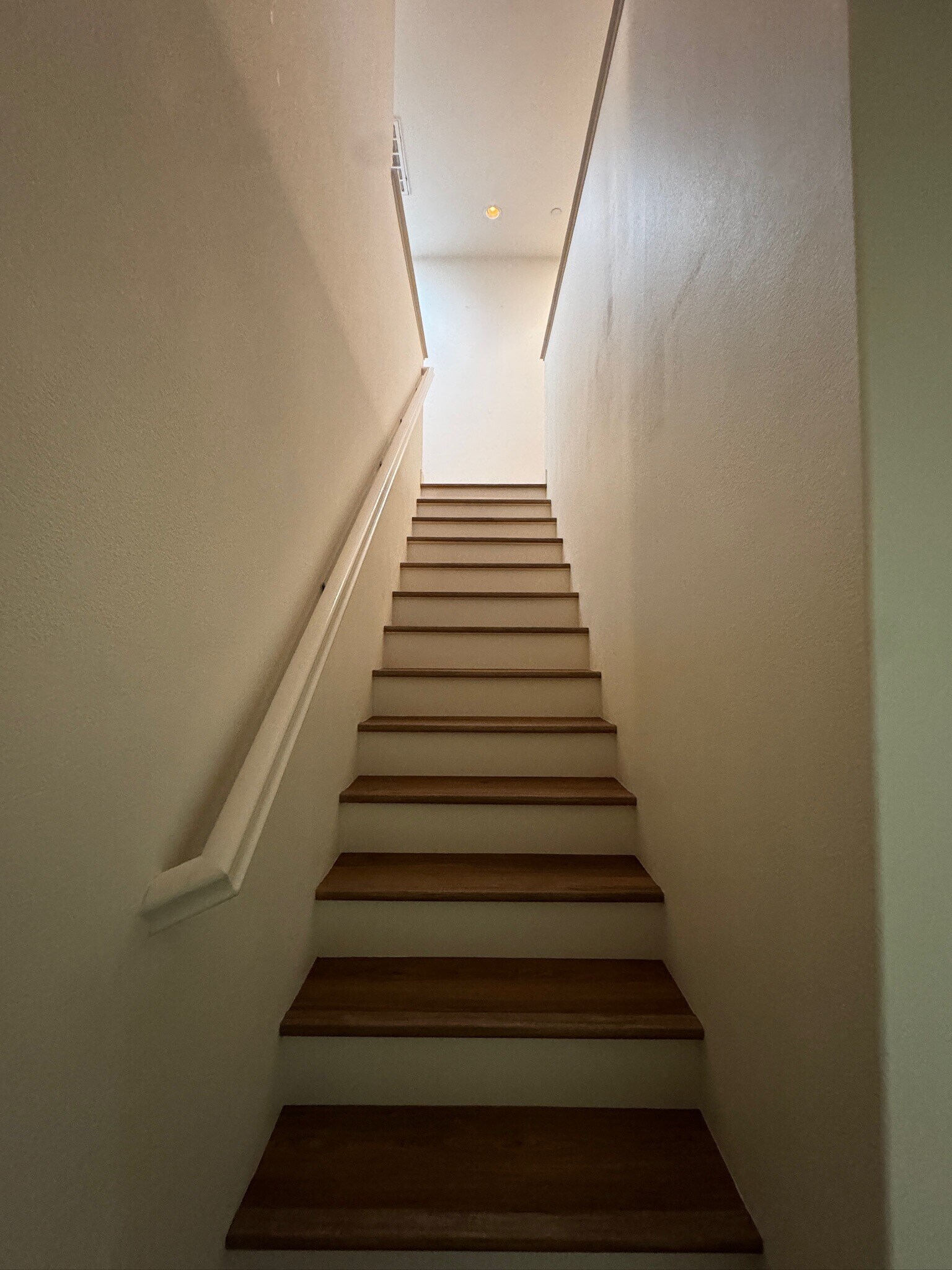 Building Photo - 32 Finch