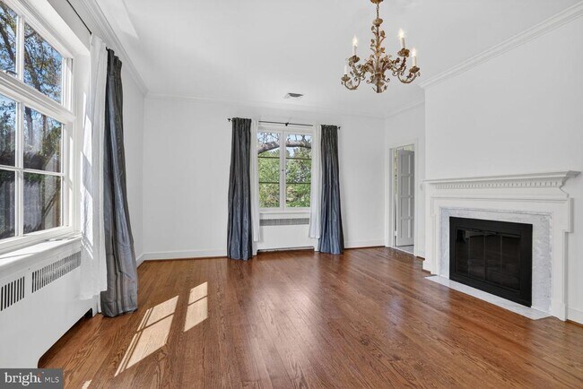 Building Photo - 5553 Little Falls Rd