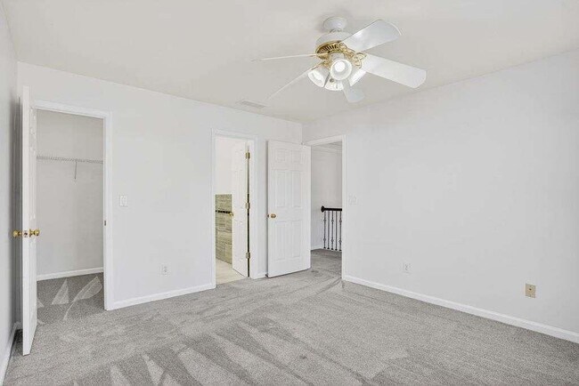 Building Photo - 1200 Cresthaven Ln NW