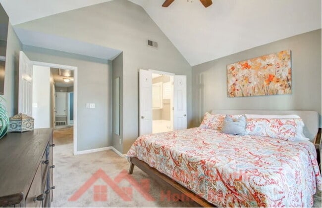 Building Photo - 1228 Island Pl E