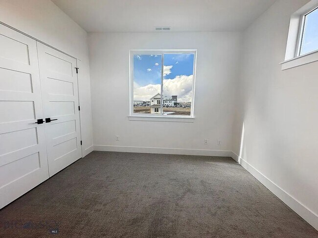 Building Photo - 509 Spaniel Ln