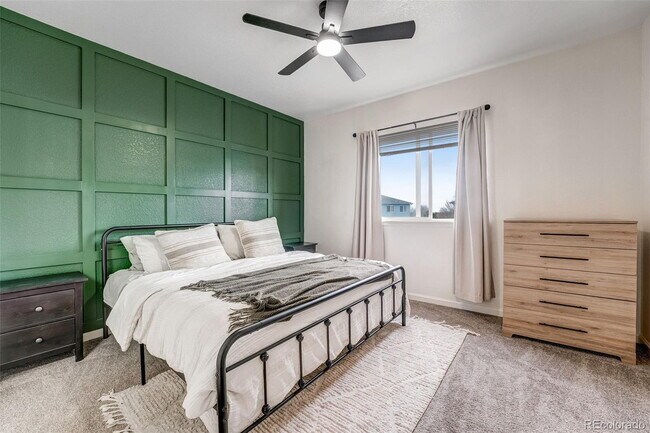 Building Photo - "Charming 2-Bed Townhouse Retreat with 2.5 Baths in Brighton!"