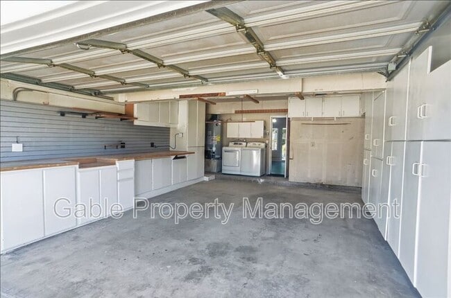 Building Photo - 28012 Florence Ln