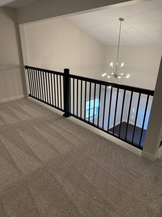 Building Photo - Completely renovated 4 bedroom home in Halteman