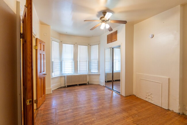 Building Photo - Germantown gem 2 beds