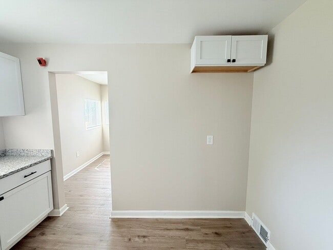 Building Photo - Renovated 3-Bedroom Home – We Welcome Sect...
