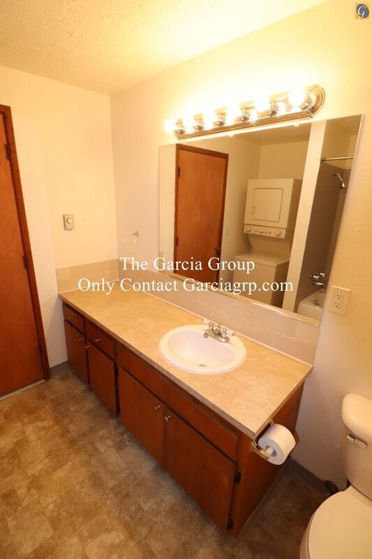 Building Photo - 581 Holmes Ln