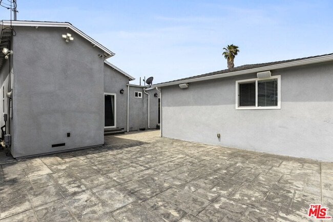 Building Photo - 12327 Hatteras St