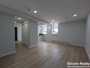 Building Photo - 32 Queensberry St
