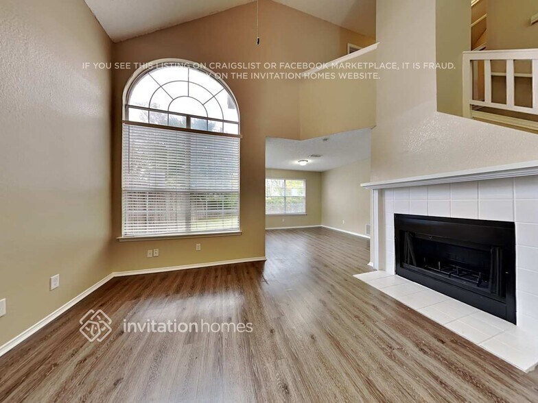 Building Photo - 2207 Bennington Dr