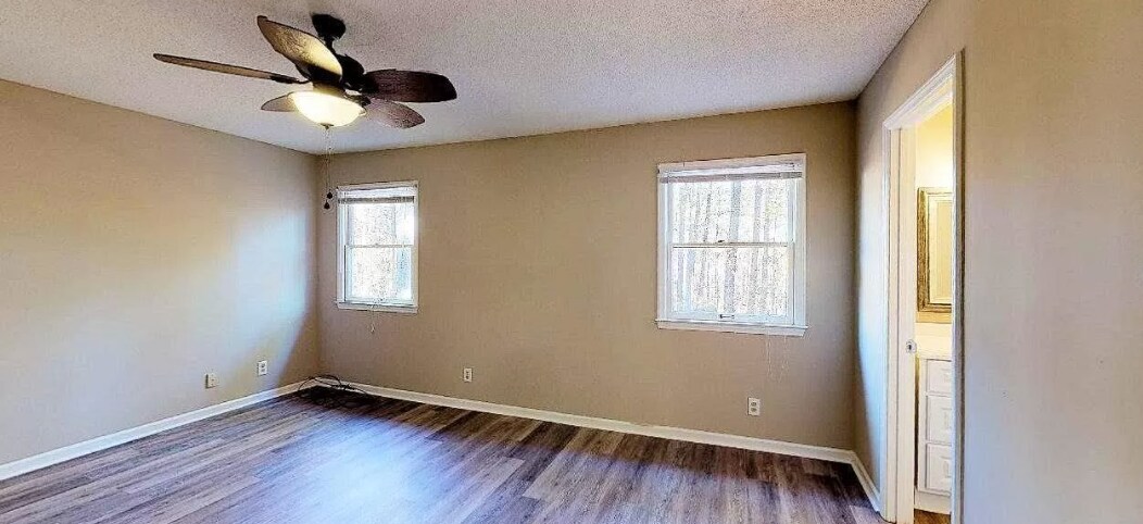 Building Photo - 421 Constitution Dr