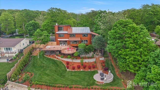 Building Photo - 950 Sunset Ridge