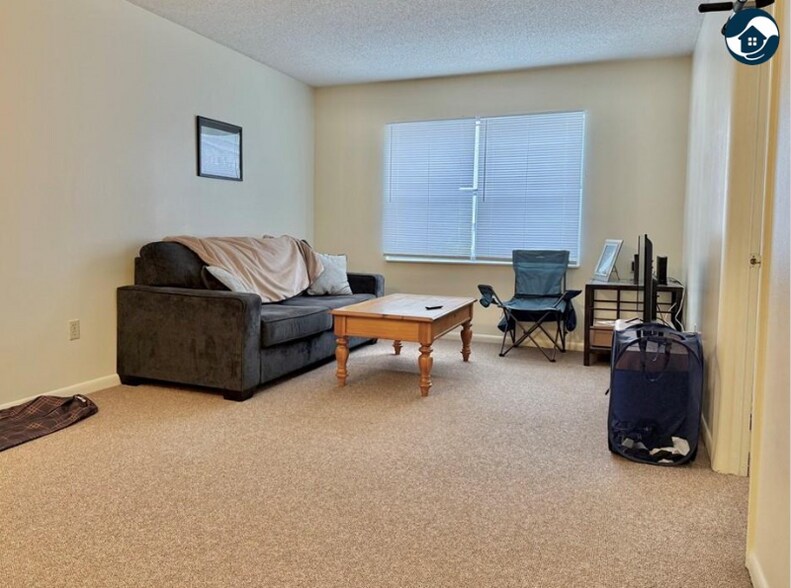 Building Photo - 229 E King St