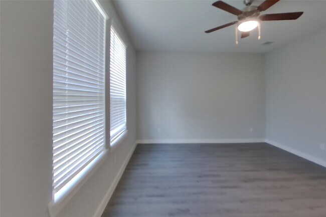 Building Photo - 23631 Gibson Frst Dr