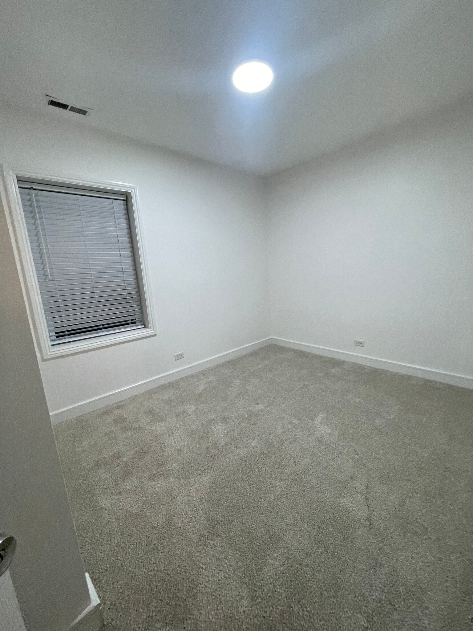 Building Photo - 5055 W Montana St