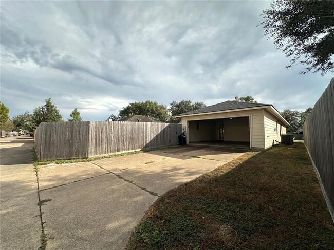 Building Photo - 15334 Geral Ln