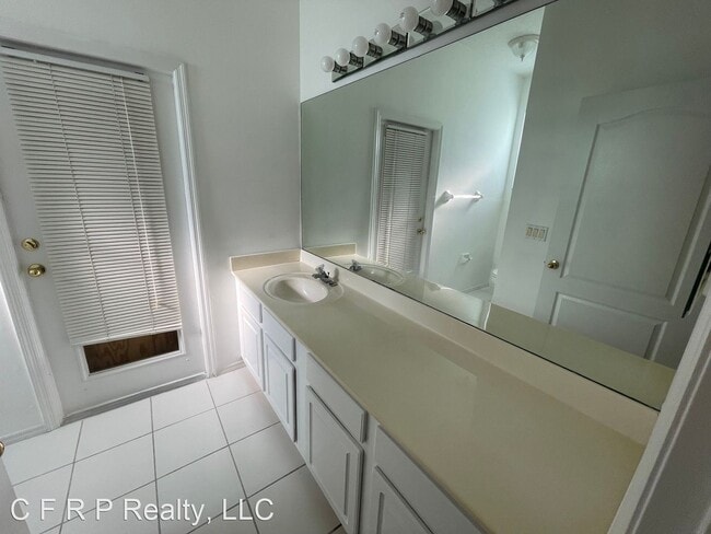 Building Photo - 4 br, 3 bath House - 13707 Sunshowers Circle