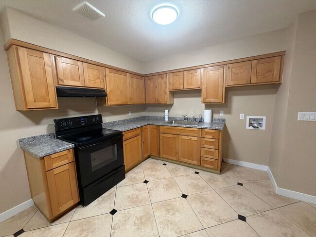 Building Photo - 5810 W Earll Dr