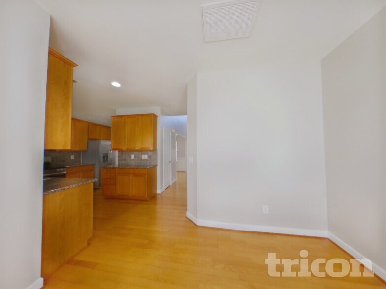 Building Photo - 2625 Sierra Chase Dr