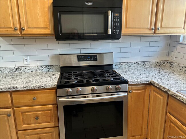 Building Photo - 539 Central Ave