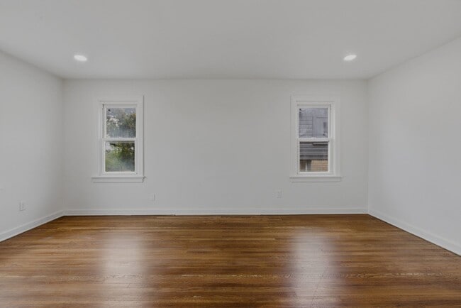 Building Photo - 2020 NE 30th St