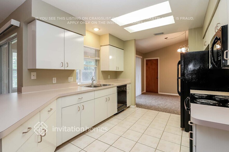 Building Photo - 469 Dorchester St