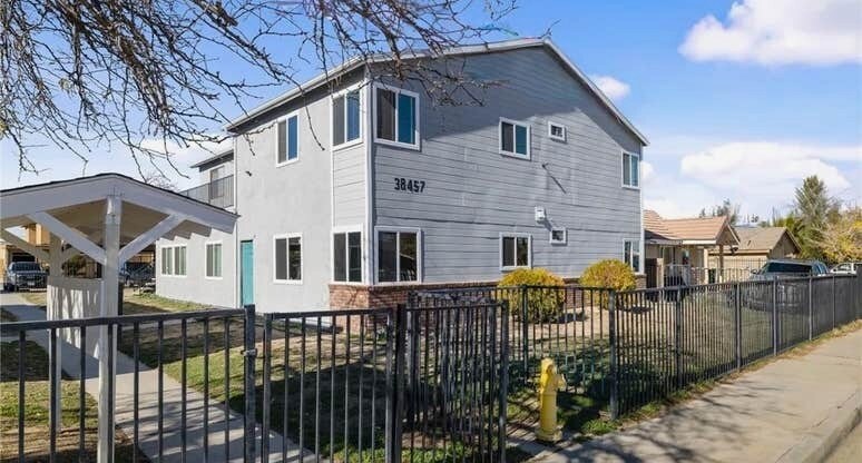 Building Photo - 38457 10th Pl E