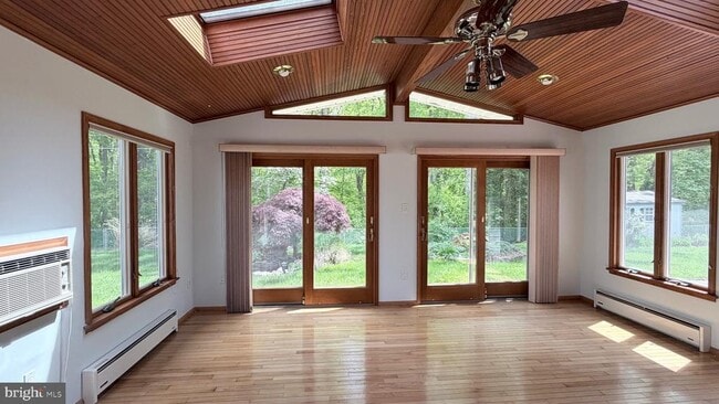 Building Photo - 4325 Majestic Ln