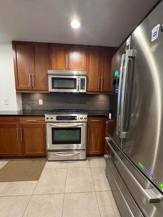 Building Photo - 800 Jackson St