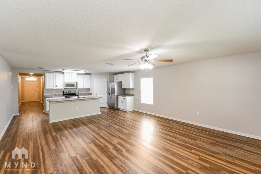 Building Photo - 11892 Carson Lake Dr W