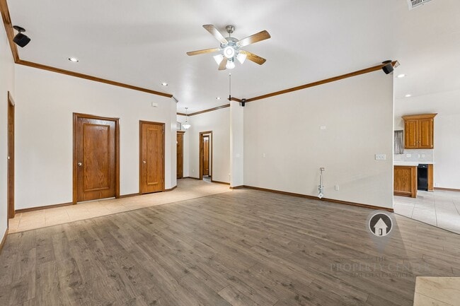 Building Photo - 716 Tuscany Way