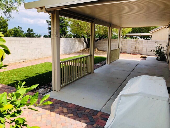Building Photo - *WONDERFUL SINGLE STORY HOME IN GREEN VALLEY RANCH GATED COMMUNITY!!**