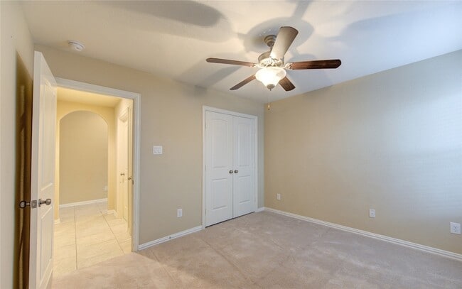 Building Photo - 6519 Point Hollow Ln