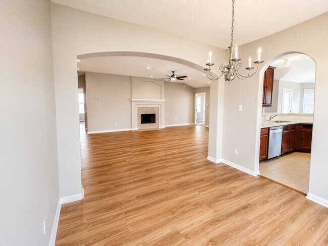 Building Photo - 5817 Village Grove Dr