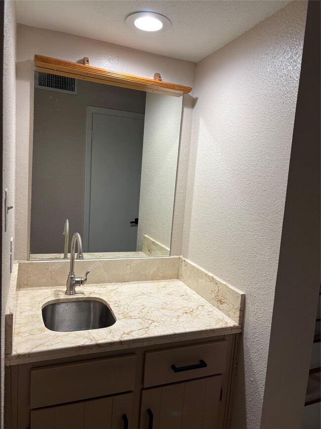 Building Photo - 14515 Wunderlich Dr