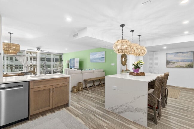 Building Photo - 4020 Galt Ocean Dr